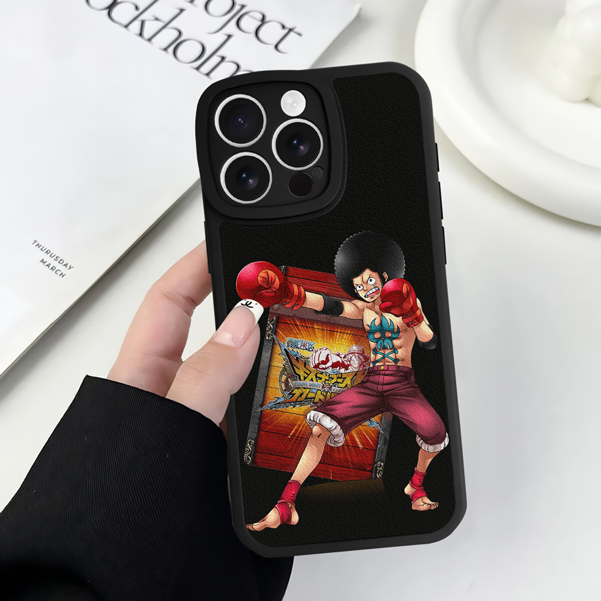 （画像用） ワンピース モンキー・D・ルフィ ONE PIECE Monkey D. Luffy 【iPhone 16シリーズ対応】シリコンスマホケース（レザー調） 材質：シリコン